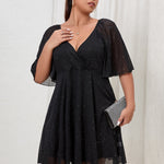 Vestido de Festa Curto Plus Size Brilhoso