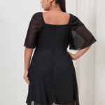 Vestido de Festa Curto Plus Size Brilhoso