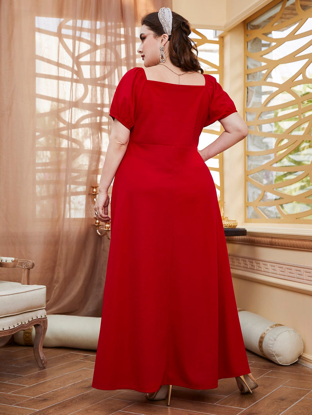 Vestido Longo Plus Size Manga Bufante com Fenda