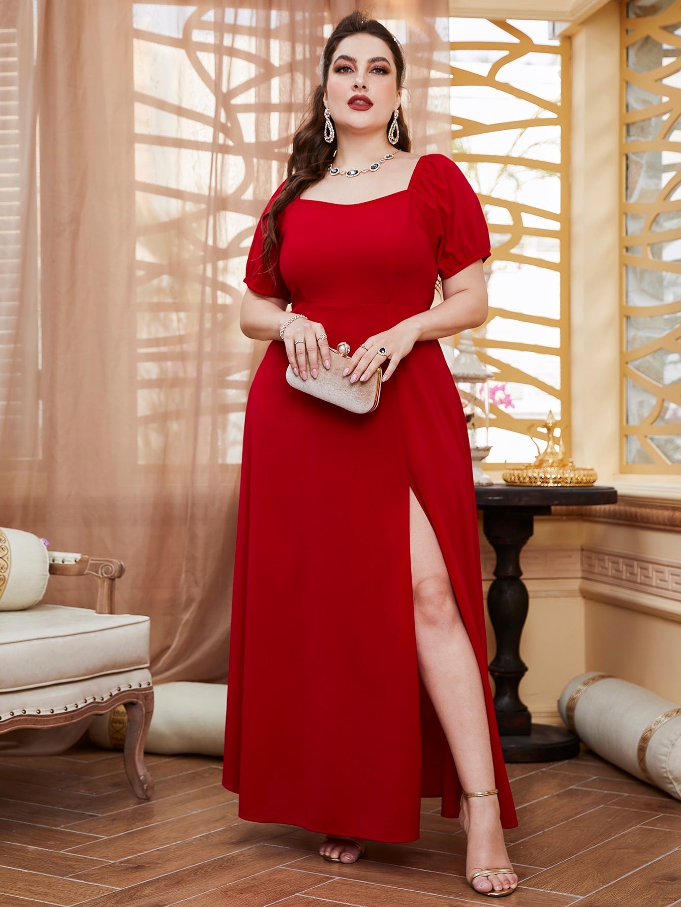 Vestido Longo Plus Size Manga Bufante com Fenda