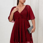 Vestido de Festa Curto Plus Size Brilhoso