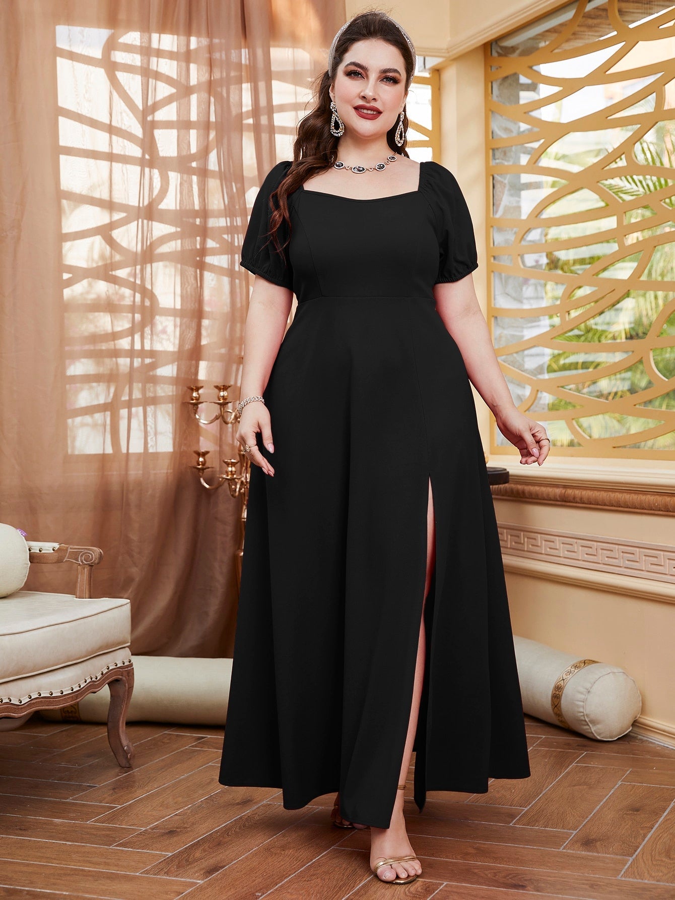 Vestido Longo Plus Size Manga Bufante com Fenda