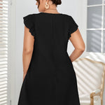 Vestido Plus Size Curto Estampa Lisa