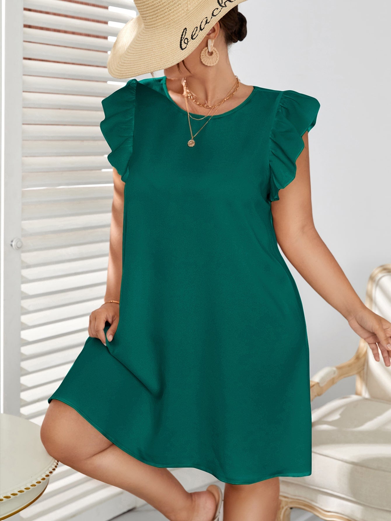 Vestido Plus Size Curto Estampa Lisa