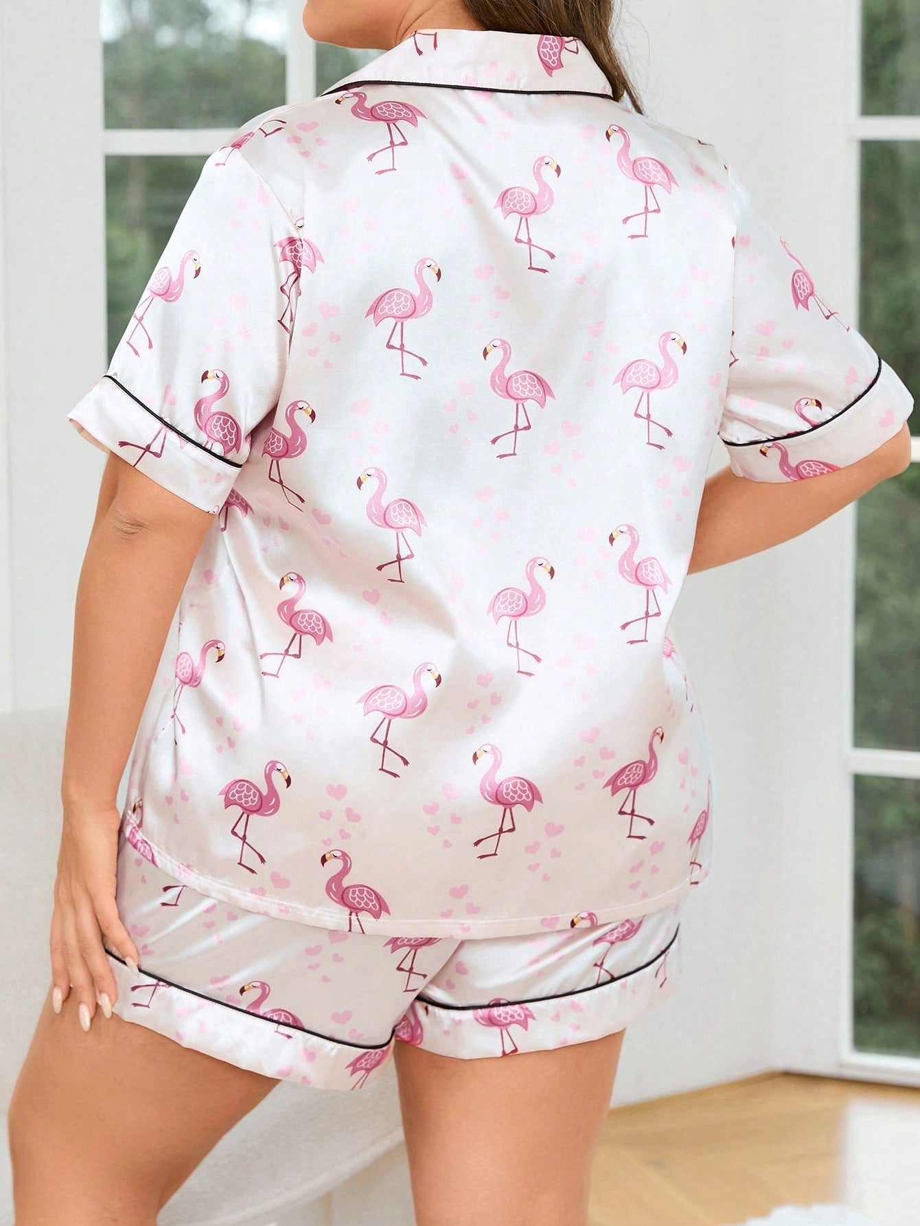 Pijama Feminino Plus Size Curto de Cetim Flamingo