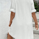 Vestido Curto Plus Size de Renda