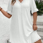 Vestido Curto Plus Size de Renda