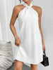 Vestido Curto Feminino Amarrado no Pescoço com Pérolas