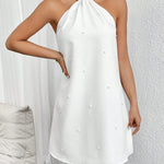 Vestido Curto Feminino Amarrado no Pescoço com Pérolas