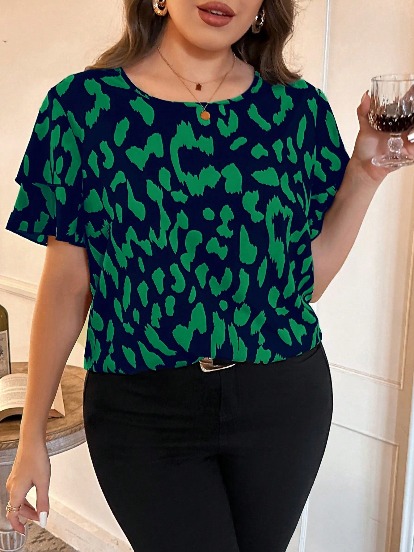 Blusa Feminina Plus Size Gola Redonda Manga em Camadas