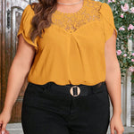 Blusa Plus Size de Renda Gola Redonda