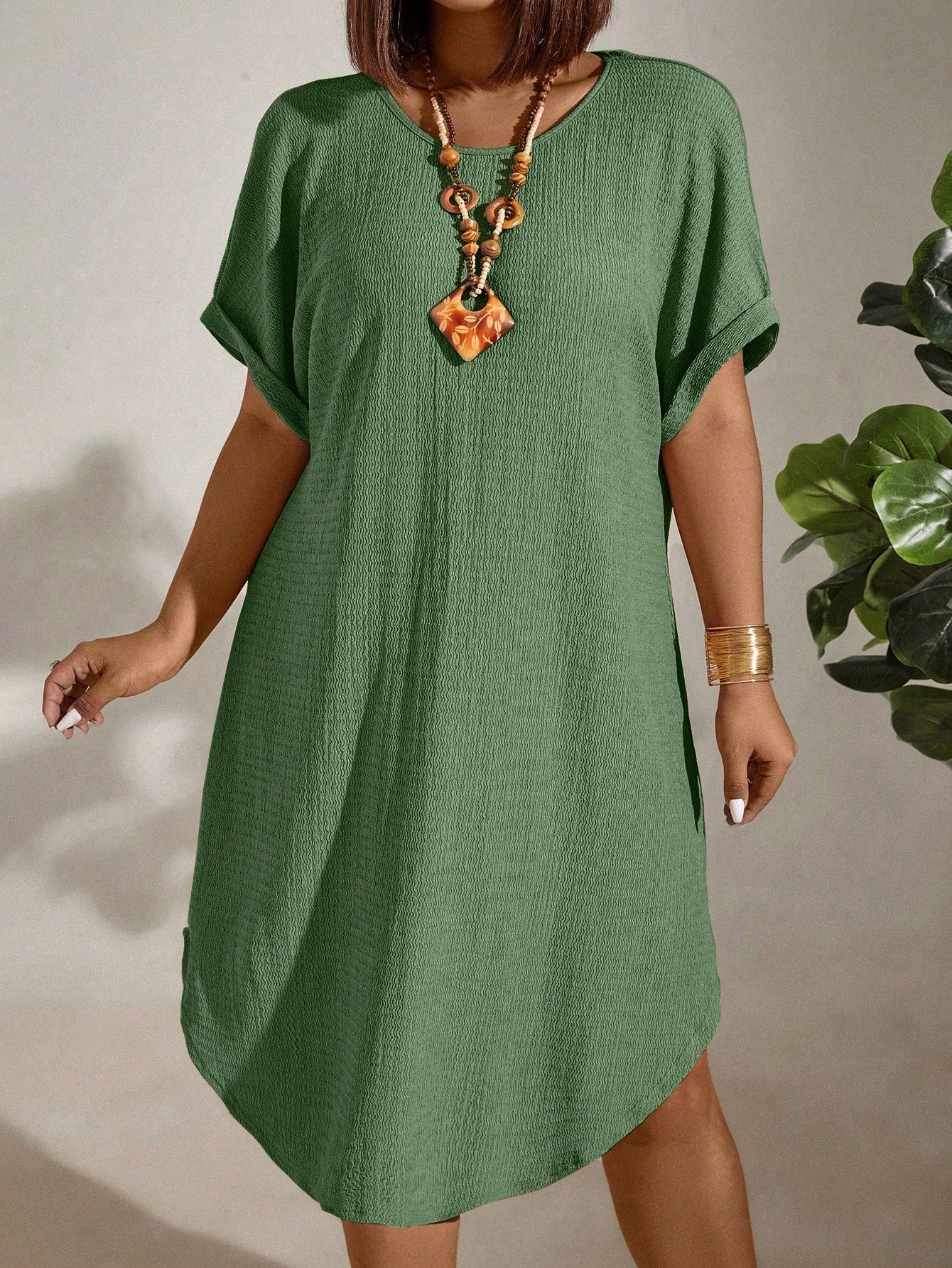 Vestido Midi Plus Size Soltinho Manga Morcego