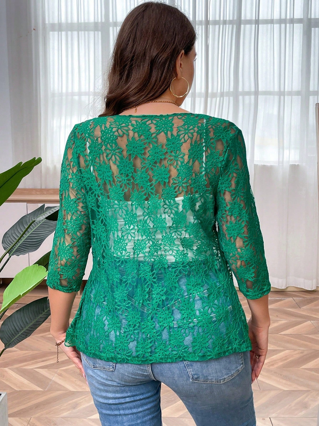 Casaco Feminino Plus Size de Renda