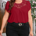 Blusa Plus Size de Renda Gola Redonda