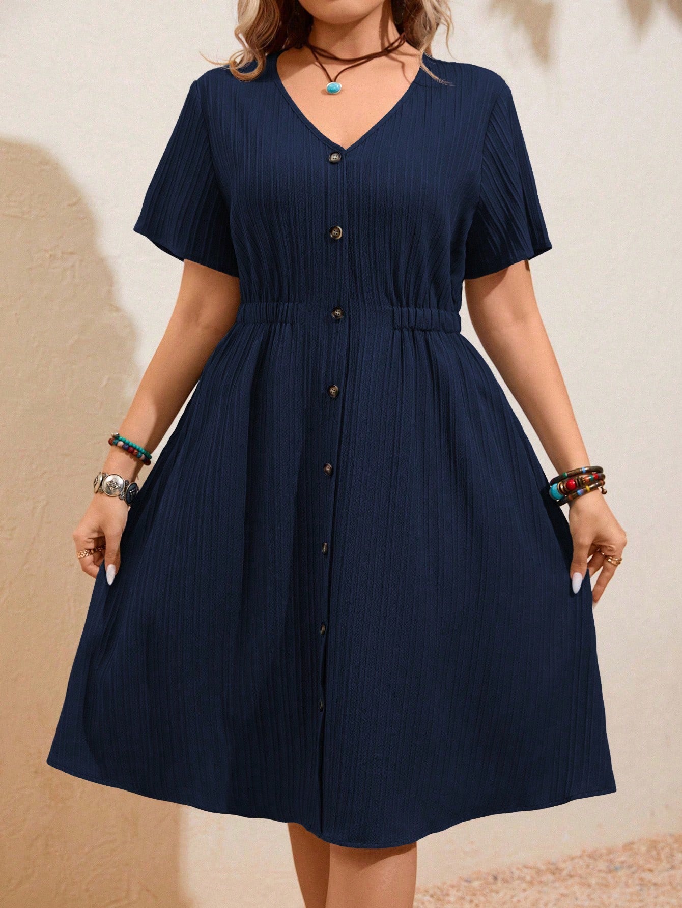 Vestido Midi Plus Size com Botões Soltinho
