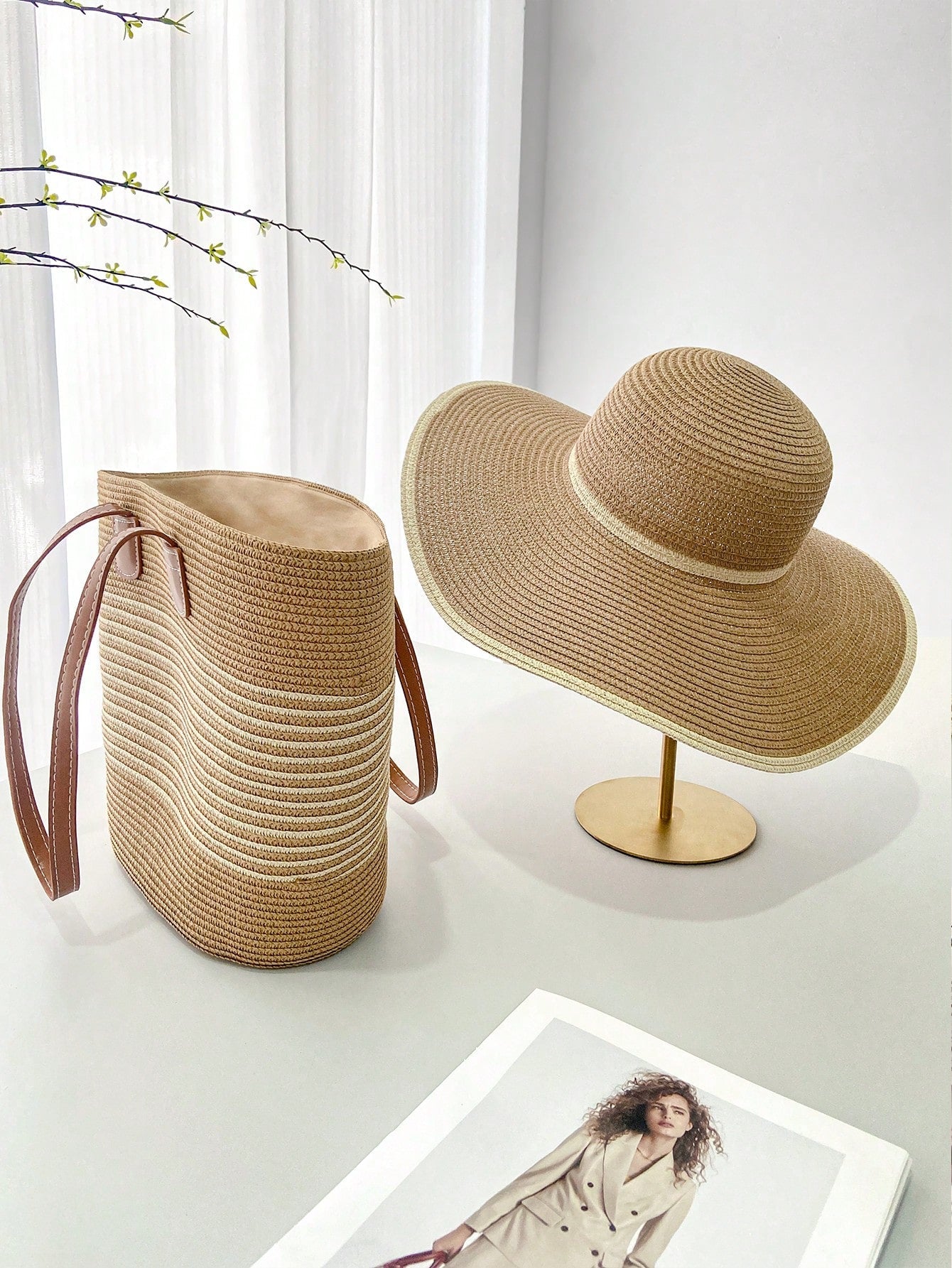 Conjunto Chapéu de Palha Feminino e Bolsa Grande