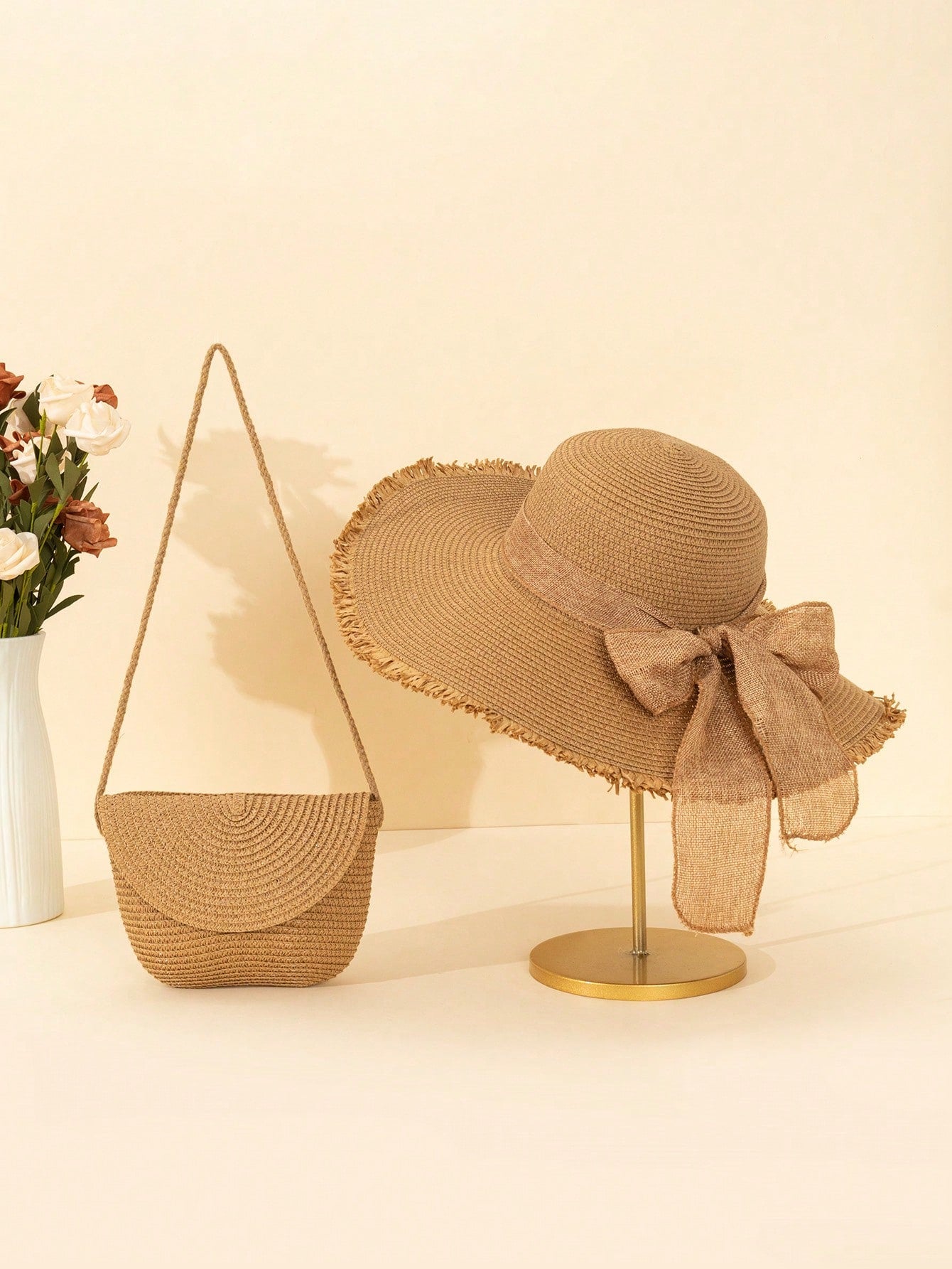 Conjunto de Chapéu de Praia e Bolsa Transversal