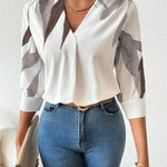 Camisa Feminina Meia Manga Estampada Decote V