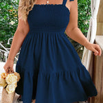 Vestido Curto Plus Size Franzido com Laços