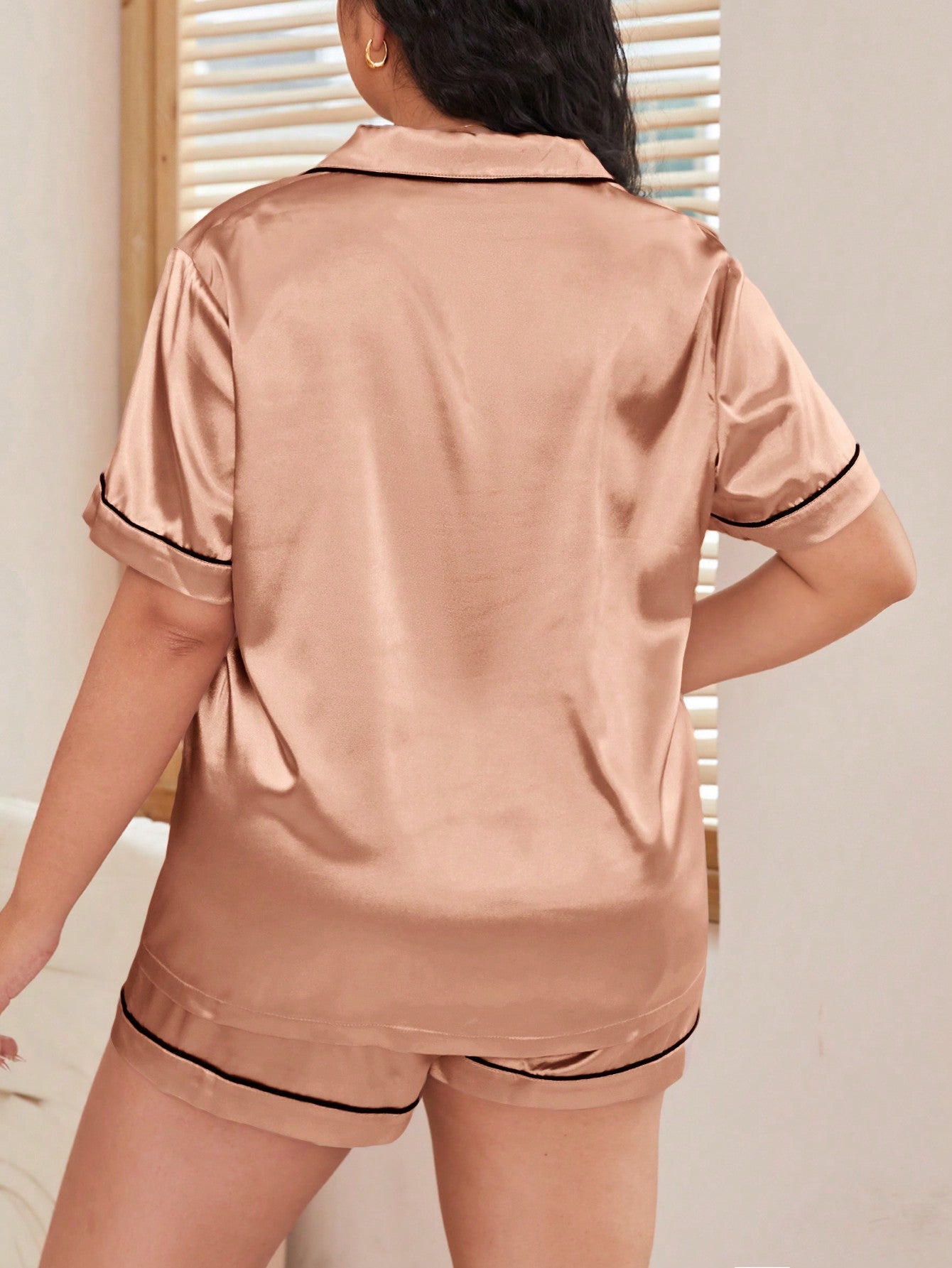 Pijama Plus Size Feminino Curto Elegante de Cetim