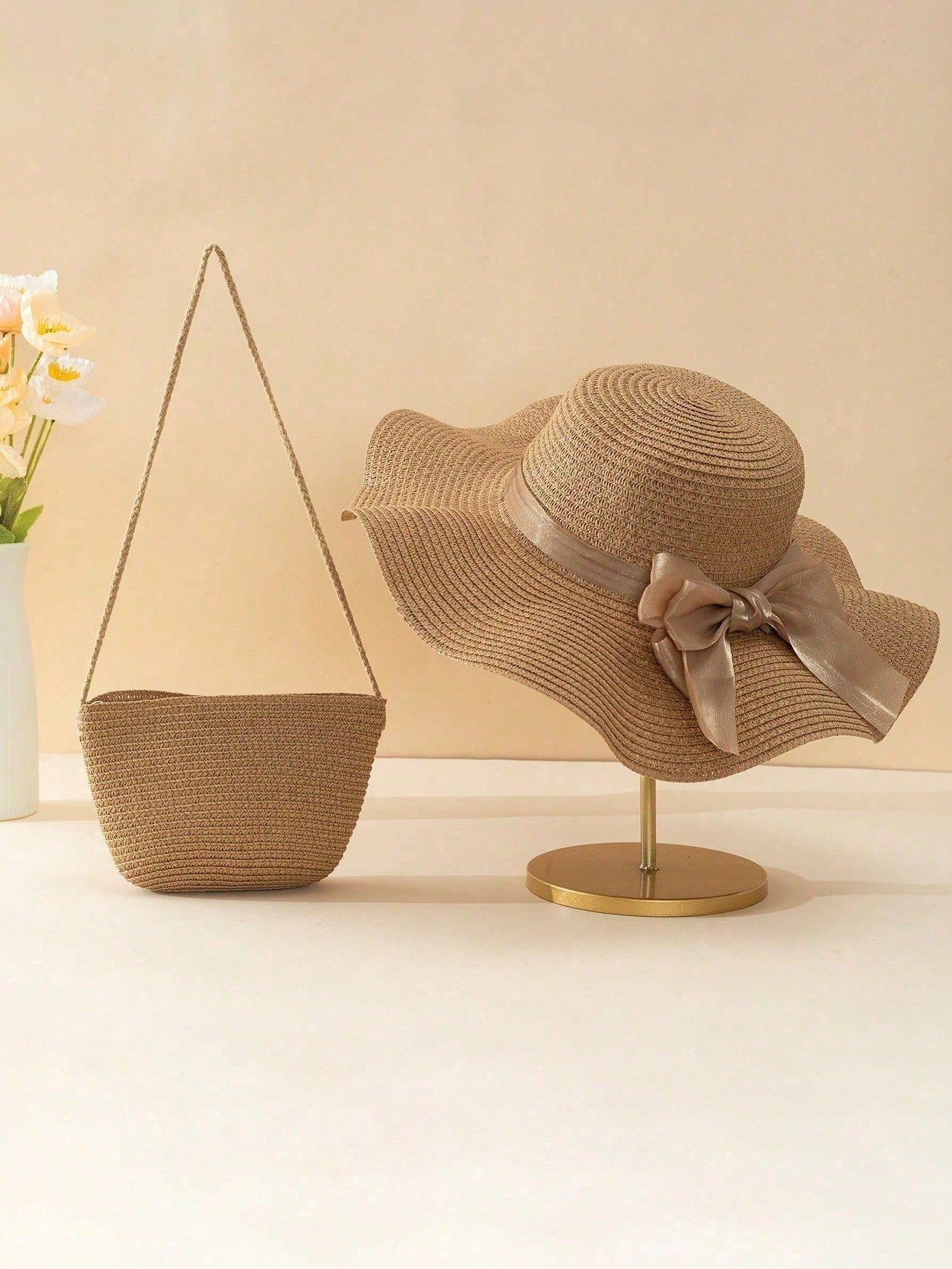Conjunto de Chapéu de Praia e Bolsa Transversal