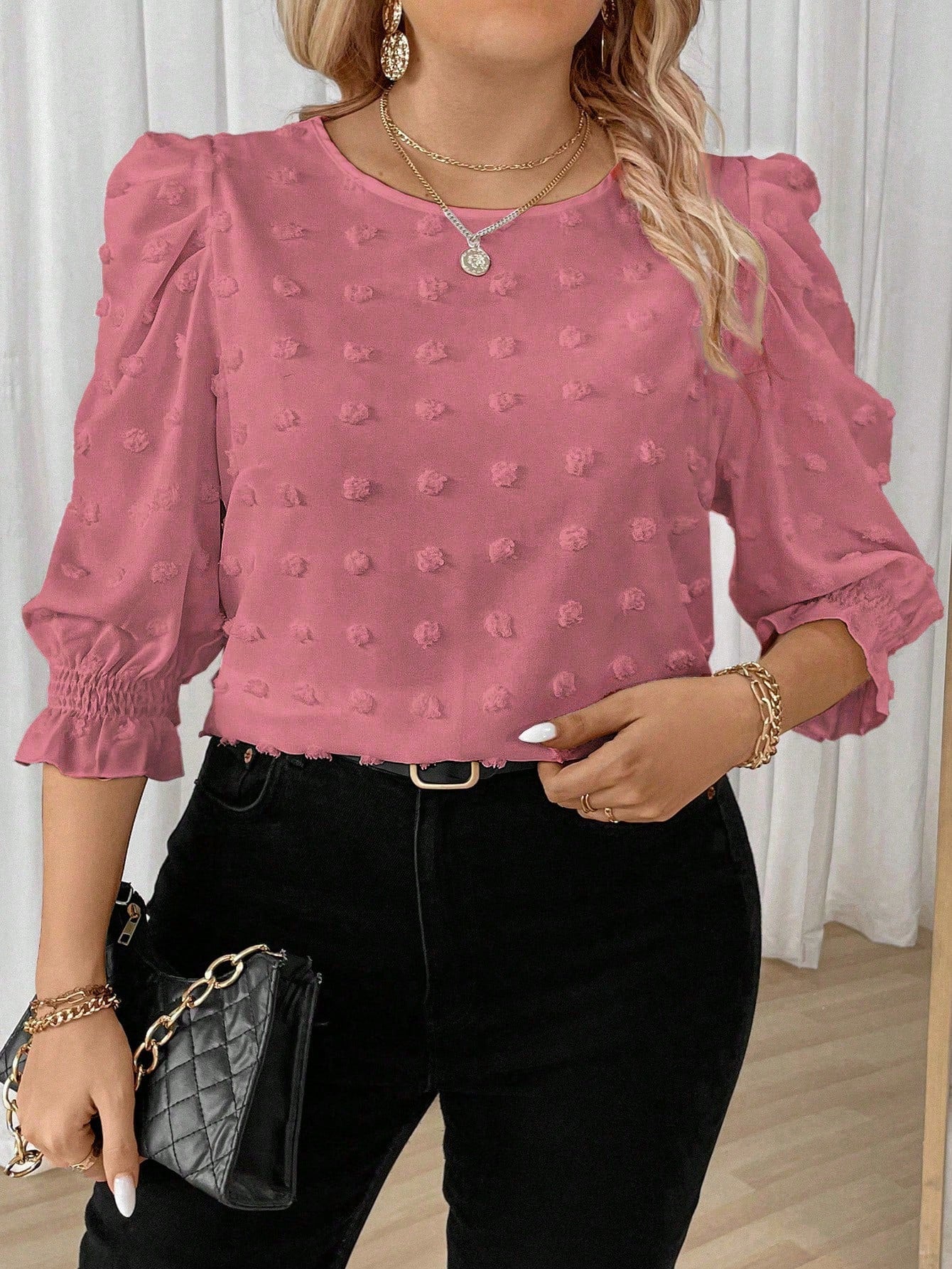 Relaxiva Camisa Casual com Gola Careca, Manga Média e Bolinhas Suíças em Cor Sólida, Plus Size