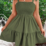 Vestido Curto Plus Size Franzido com Laços