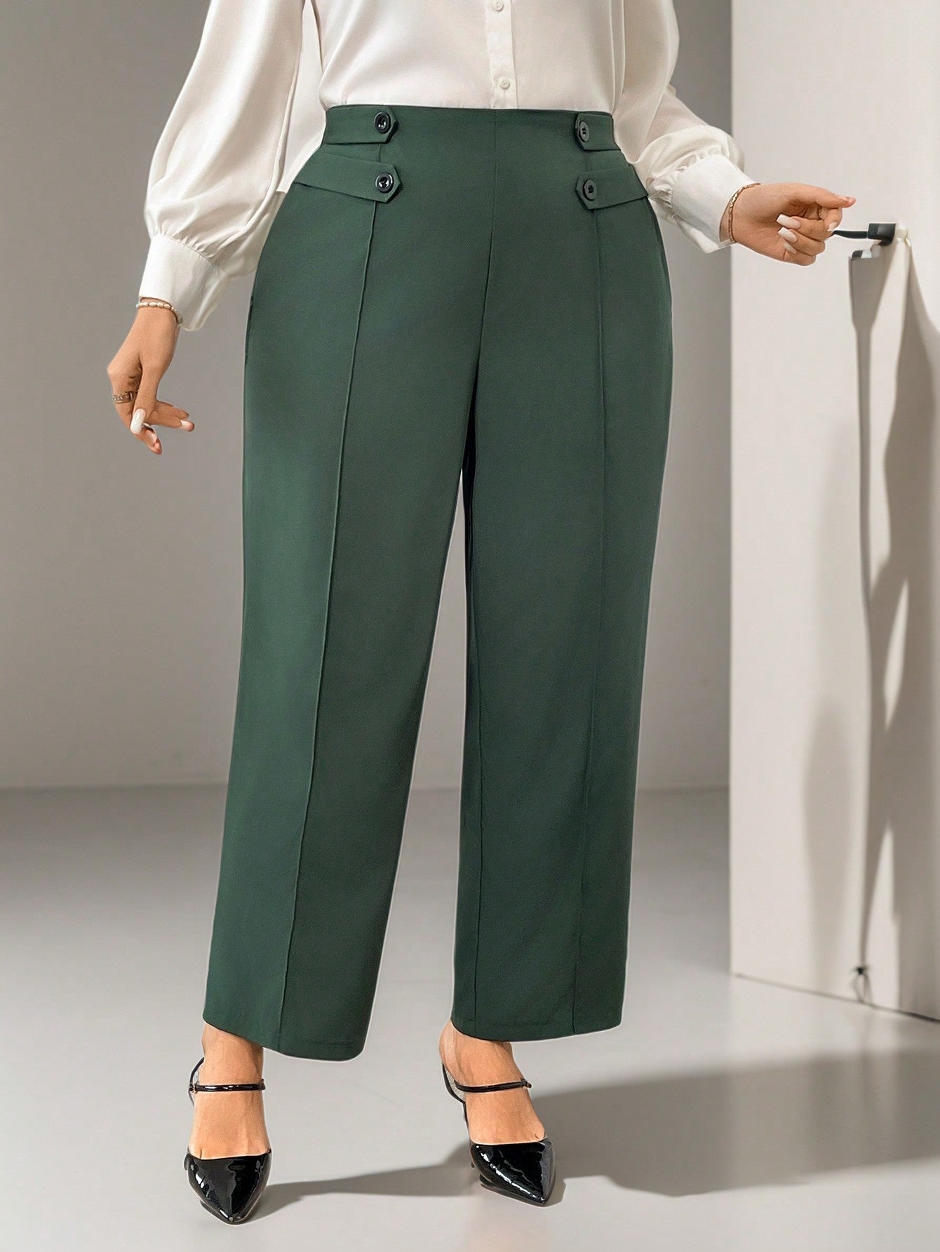 Firerie Calça reta elegante de cor sólida em tamanho plus size com detalhe de botão na cintura
