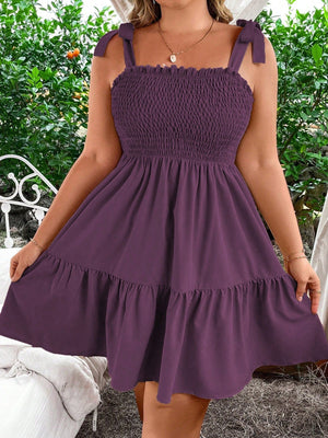 Vestido Curto Plus Size Franzido com Laços