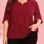 Clasi Camisa com Bainha Arqueada, Decote em V e Manga Fendida em Cor Sólida para Mulheres Plus Size, Look de Dia dos Namorados