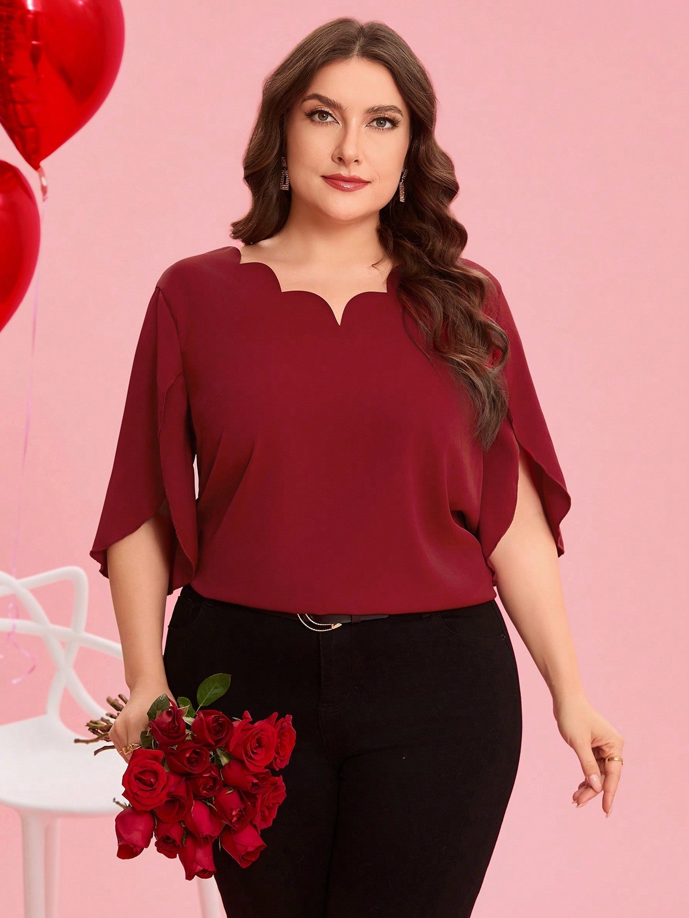 Clasi Camisa com Bainha Arqueada, Decote em V e Manga Fendida em Cor Sólida para Mulheres Plus Size, Look de Dia dos Namorados