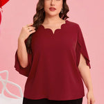 Clasi Camisa com Bainha Arqueada, Decote em V e Manga Fendida em Cor Sólida para Mulheres Plus Size, Look de Dia dos Namorados