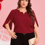 Clasi Camisa com Bainha Arqueada, Decote em V e Manga Fendida em Cor Sólida para Mulheres Plus Size, Look de Dia dos Namorados
