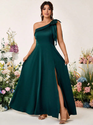 Vestido de Festa Plus Size Um Ombro Só com Laço