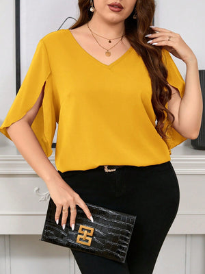 Clasi Camisa com Bainha Arqueada, Decote em V e Manga Fendida em Cor Sólida para Mulheres Plus Size, Look de Dia dos Namorados